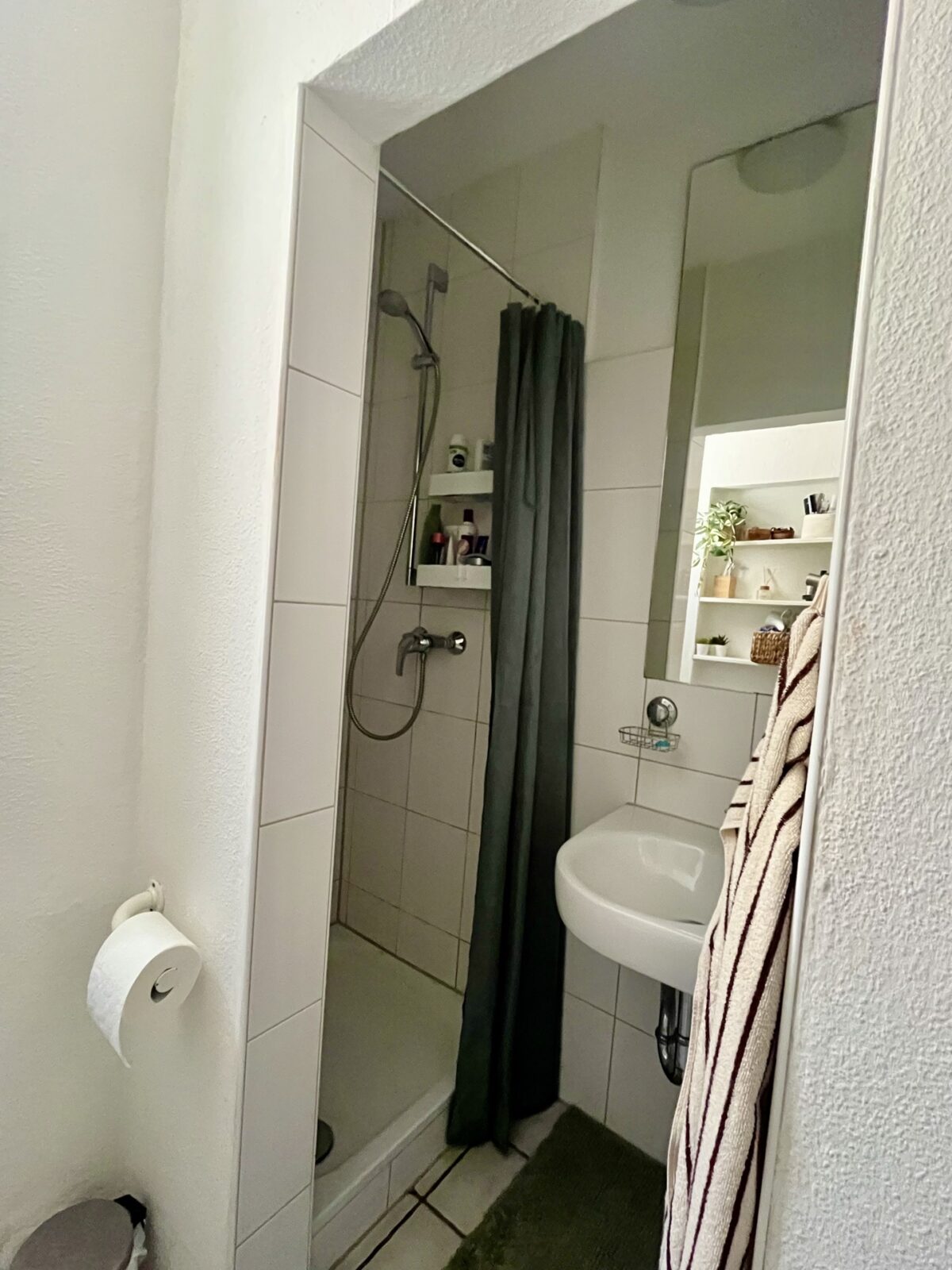 Bad mit Dusche WE im EG