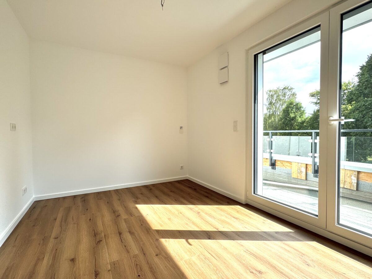 Küche mit Austritt auf den Balkon