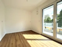 Küche mit Austritt auf den Balkon