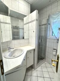 Tageslichtbad mit Dusche