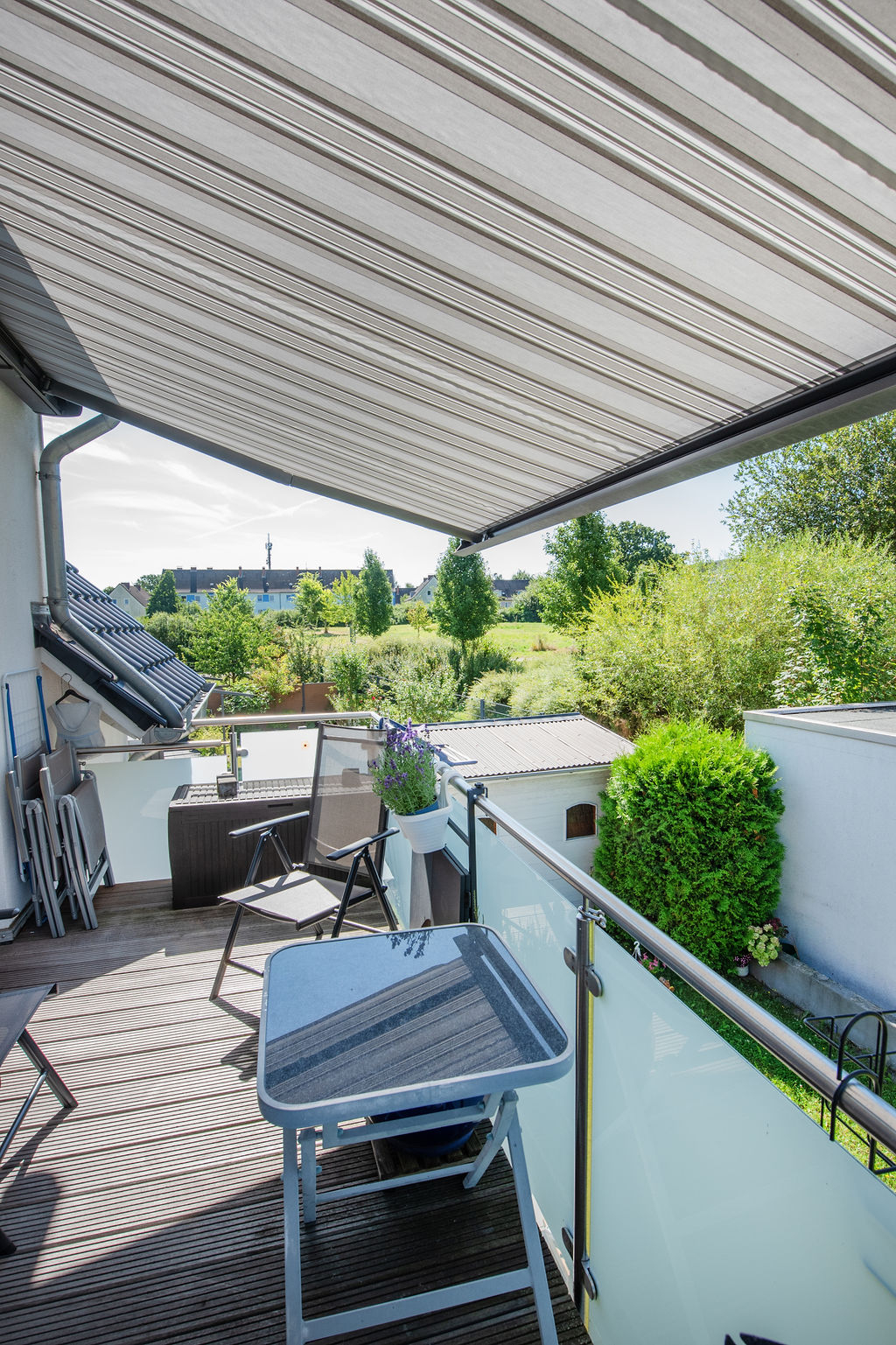 Süd/West Balkon mit Markise