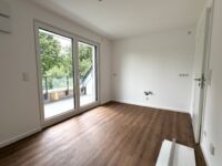 Küche mit Austritt auf den Balkon