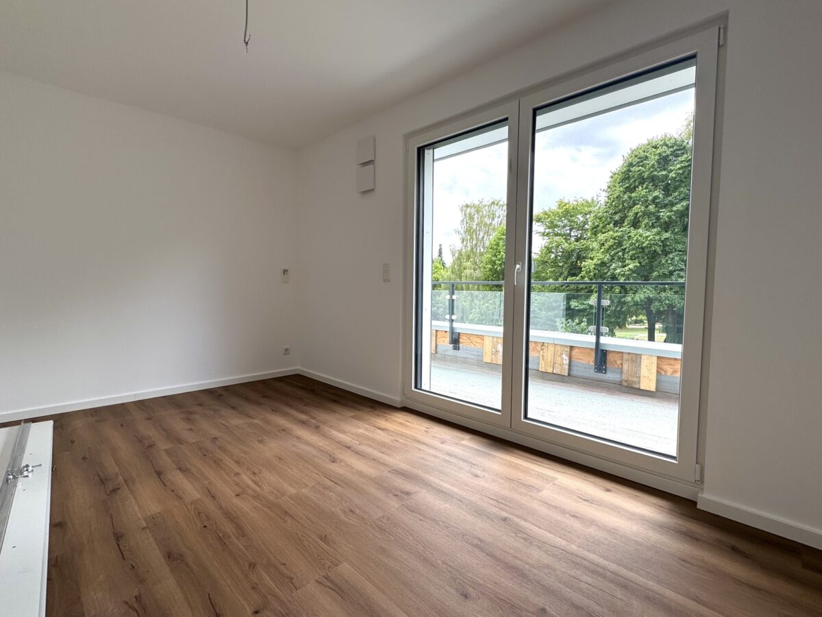 Küche mit Austritt auf den Balkon