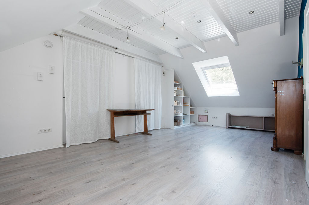 Großzügiges Elternschlafzimmer