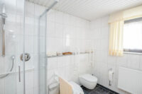 Tageslichtbad mit Dusche DG