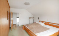 Schlafzimmer DG