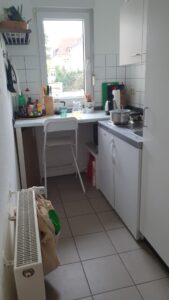 Küche mit Einbauküche