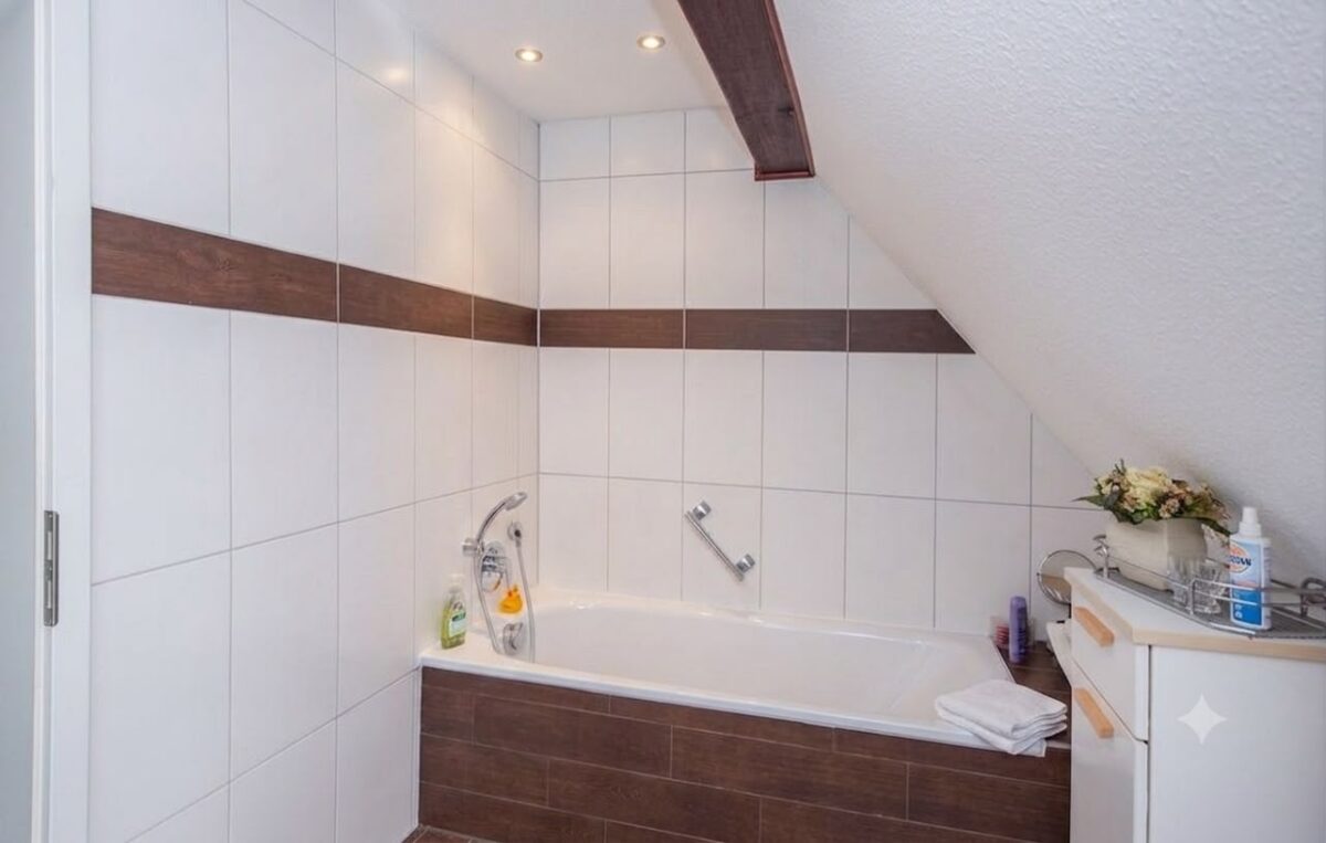 Badezimmer (DG)