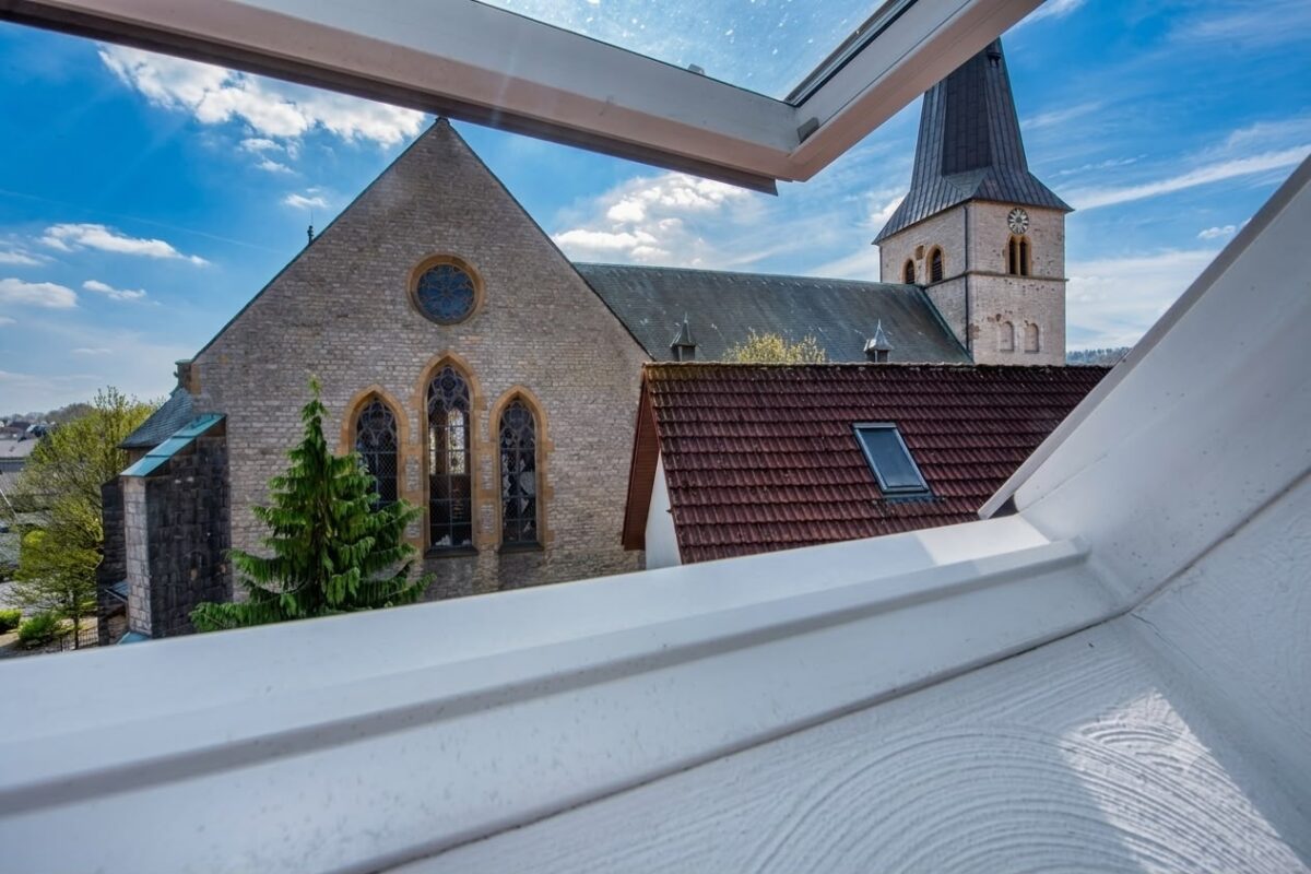Blick auf die St. Jacobi-Kirche (DG)