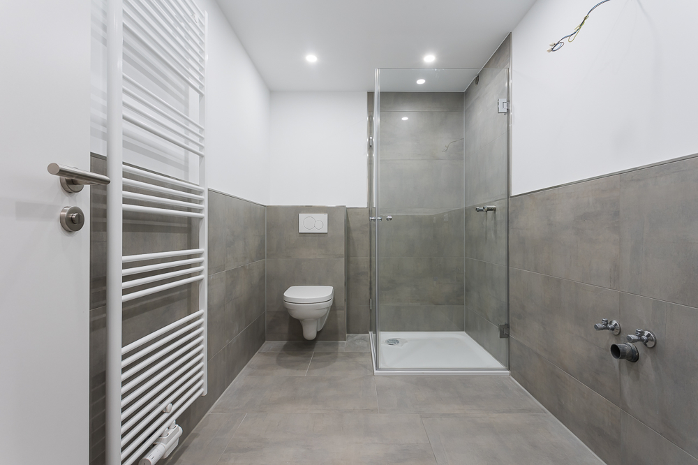 Badezimmer mit Dusche