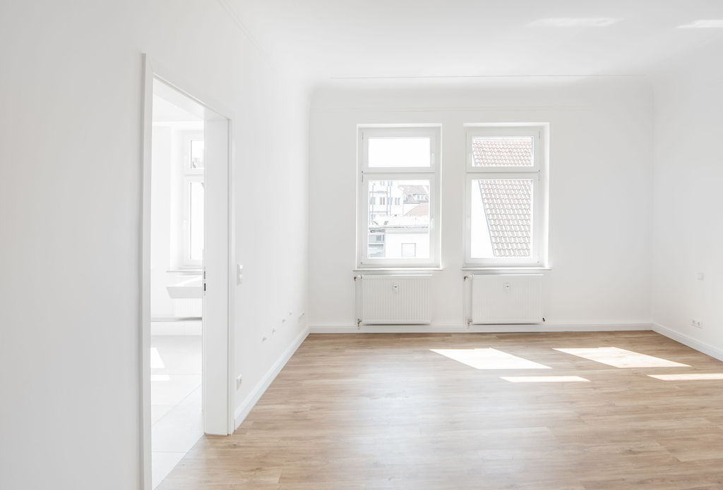 Schlafzimmer mit anschließenden Badezimmer