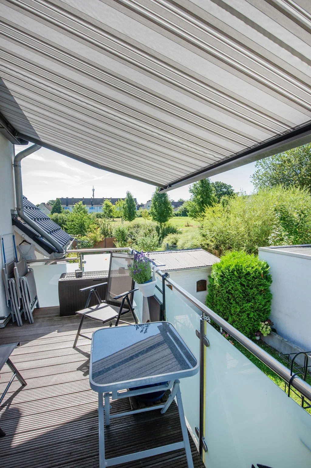 Süd/West Balkon mit Markise