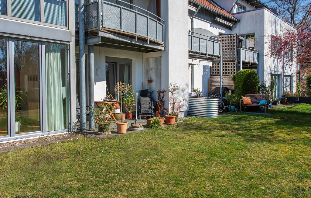 Terrasse mit Garten
