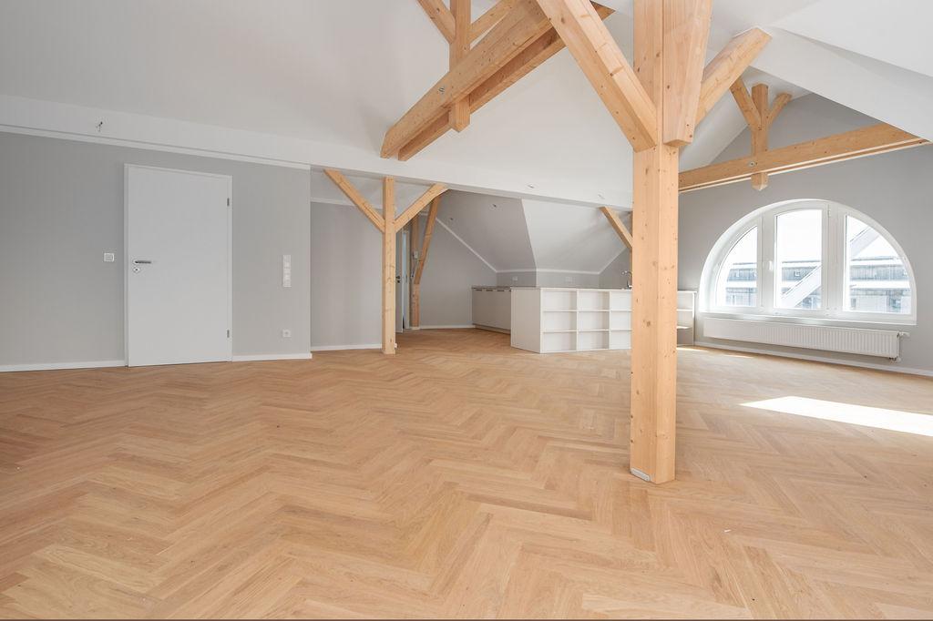 Wohn-/Ess-/Schlafzimmer